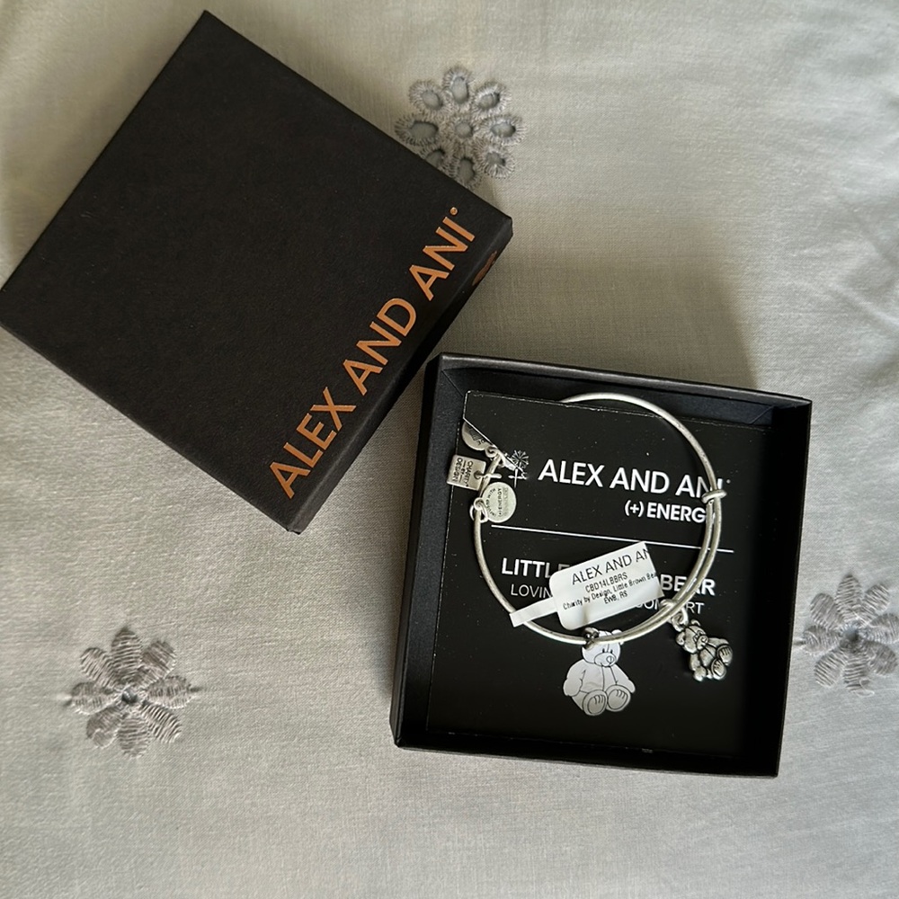 NWT IN BOX ALEX AND ANI BROWN BEAR CHARM BRACELET